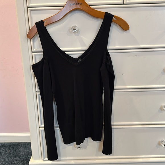 Bebe cold shoulder top - Picture 1 of 2